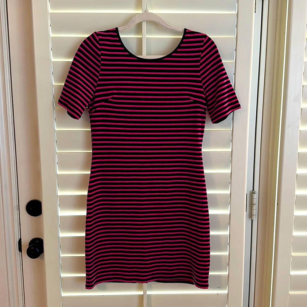 Striped tshirt dress with zipper back